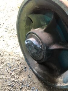 ガス接切断後の車輪と軸-1