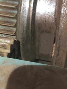 天井クレーンの走行車輪のひび割れ-1