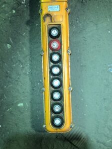 天井クレーンで使う有線式押ボタンの一例